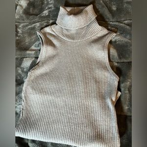 Arizona Jean Co. turtle neck tank - size L